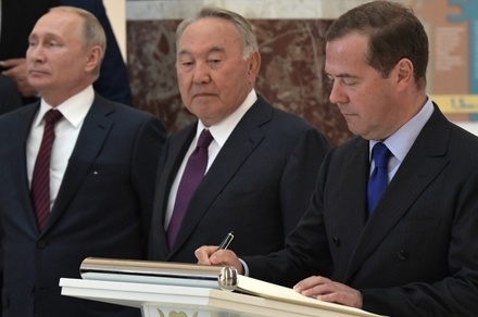 Путин предложил назвать в честь Назарбаева космический ракетный комплекс