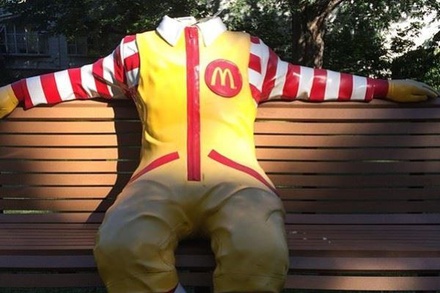 Вандалы в Вермонте обезглавили фигуру клоуна Рональда Макдональда