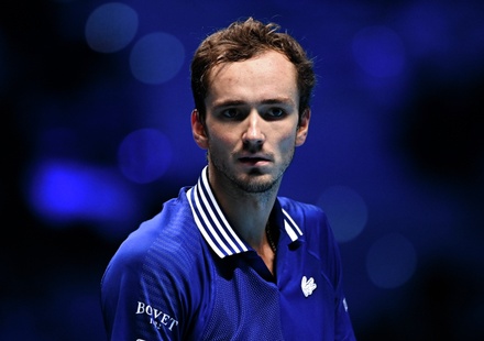 Даниил Медведев обыграл Александра Зверева и вышел в финал Открытого чемпионата Австралии по теннису
