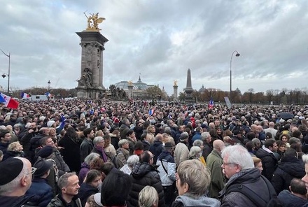 Более 100 тыс. человек в Париже вышли на акцию против антисемитизма 