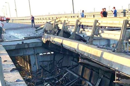 В Совфеде призвали отрезать Украину от Чёрного моря после ЧП на Крымском мосту