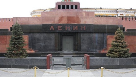 СМИ узнали причину визита бригады скорой в мавзолей Ленина