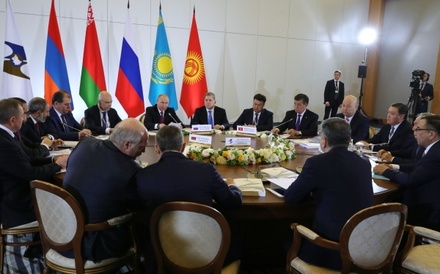 Путин пригласил лидеров стран ЕАЭС на чемпионат мира по футболу