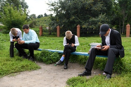 В Москве не будут запрещать школьникам пользоваться смартфонами