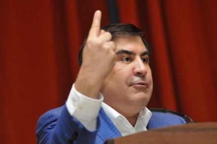 Саакашвили потребовал лишить украинского гражданства главу МИДа страны
