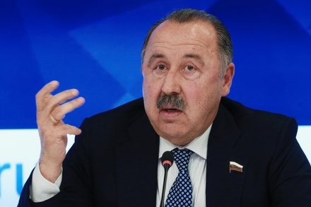 Валерий Газзаев предложил вдвое сократить количество футбольных клубов в России