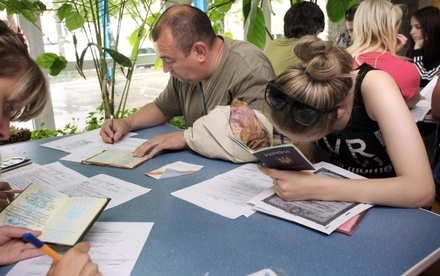 Более 30 тысяч граждан Украины попросили статус беженца в России