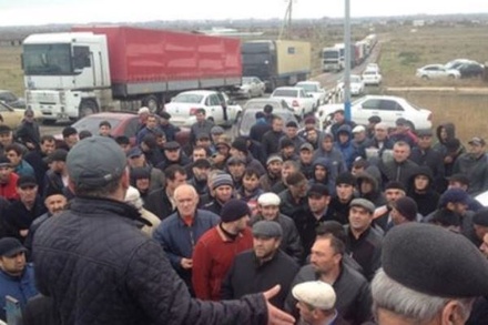 Первые 200 протестующих дальнобойщиков выехали из Дагестана в Москву