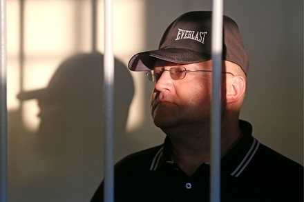 Суд в Москве арестовал изъятые у генерала Дрыманова 2 млн рублей и $18 тысяч 