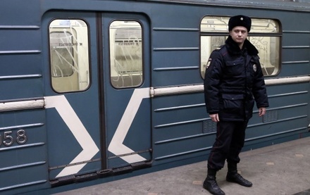 Поезд сошел с рельсов на синей ветке московского метро