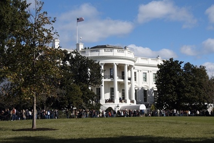 Белый дом расценил отправку посылок с бомбами Обаме и Клинтону как «попытку атаки»