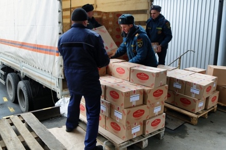 МЧС доставило в новые регионы России и на Украину 152 тыс. тонн гуманитарных грузов