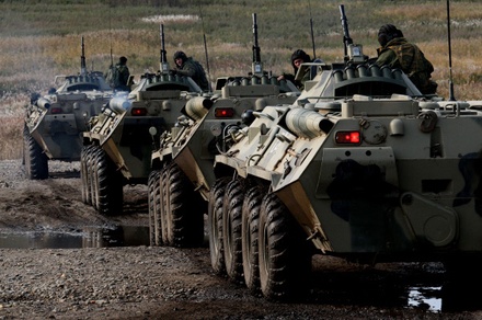 Военные РФ и КНР на учениях в Приморье проводят антитеррористическую операцию