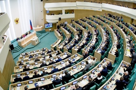 Совет Федерации в последний день сессии рассмотрит 160 законов