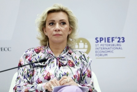 Мария Захарова заявила о распространении фейков о переговорах РФ и США по Украине