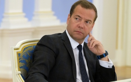 Дмитрий Медведев поручил разработать план продления ответных санкций