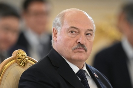 Лукашенко объявил о начале перемещения ядерного оружия в Белоруссию
