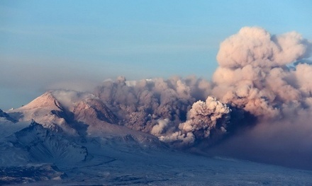 Институт вулканологии сообщил об угрозе излива лавы на трассу Камчатки
