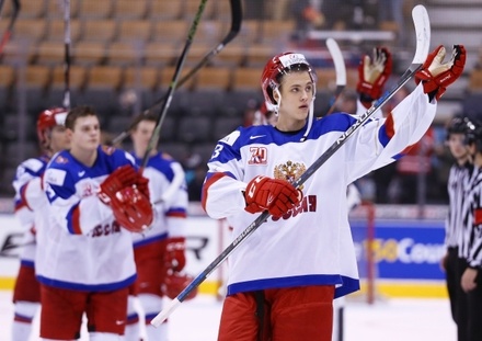 Сборная РФ сыграет с США в полуфинале молодёжного чемпионата мира по хоккею