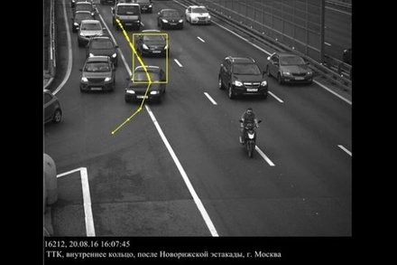 Водителя в Москве оштрафовали за нарушение ПДД впереди едущим автомобилем