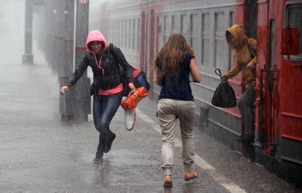 Климатолог назвал причины необычно холодного лета в Москве