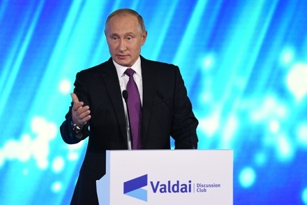 Путин назвал новые санкции США попыткой вытеснить Россию с европейских рынков