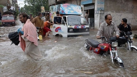 В Пакистане из-за наводнения погибли 337 человек