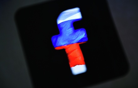 Роскомнадзор пообещал штрафовать соцсети за призывы подростков на несанкционированные акции