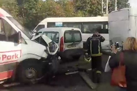 Число пострадавших в ДТП с маршруткой в Москве возросло до 11