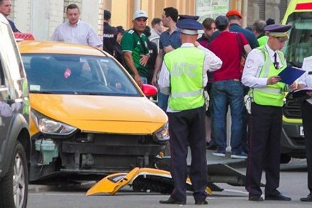 Сбивший пешеходов в Москве таксист арестован