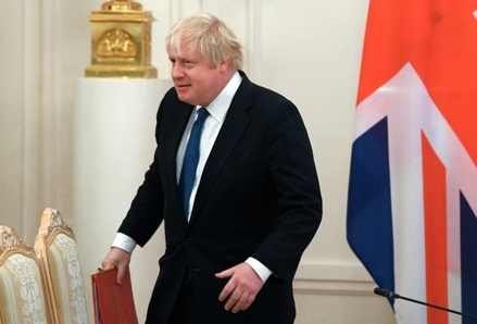 Лондон пообещал рассмотреть запрос Москвы о встрече посла РФ и Бориса Джонсона