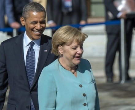 Обама и Меркель назвали российскую гуманитарную помощь провокацией 