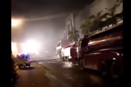 Не меньше 25 человек погибли при пожаре в торговом центре на Филиппинах