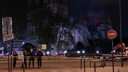 Спасённые из Нотр-Дам-де-Пари произведения искусства находятся в мэрии Парижа