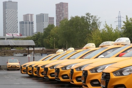 «Яндекс» купит 10 тысяч машин для такси