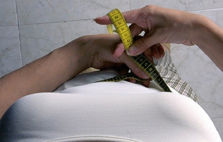 Главный гинеколог Депздрава Москвы предупредила о риске прекращения менструации из-за чрезмерного похудения