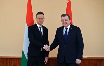 Глава МИДа Венгрии прибыл с рабочим визитом в Белоруссию