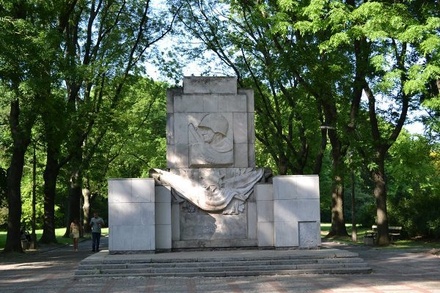 Власти Польши предложили демонтировать памятник Благодарности Красной армии