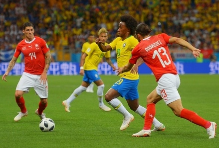Футболисты сборной Бразилии сыграли вничью с командой Швейцарии на ЧМ-2018