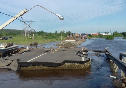 Пострадавшие от паводка в Иркутской области остаются без света и воды
