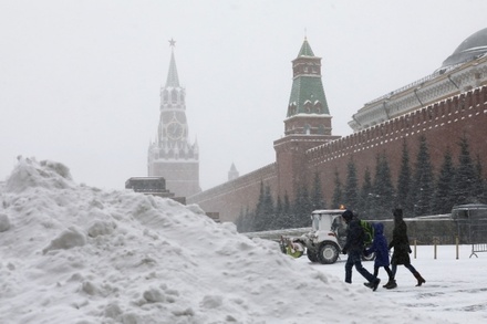 Московских автомобилистов предупредили о гололедице и снежных заносах