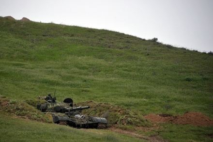 В Ереване отрицают уничтожение армянского танка в Карабахе