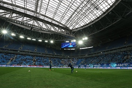 Во время первого матча на новом стадионе «Зенита» протекла крыша