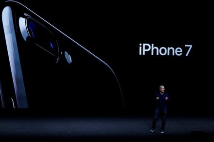 Компания Apple представила iPhone 7 и 7 Plus