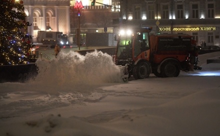 За несколько часов с начала метели в Москве выпало 8 см снега