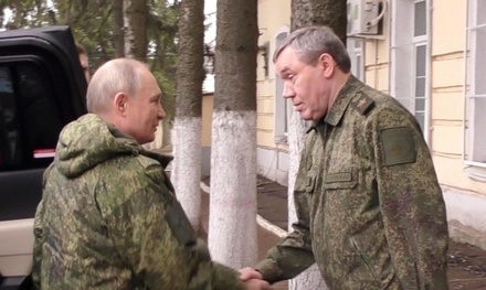 Путин: к взятым в плен в Курской области противникам надо относиться как к террористам