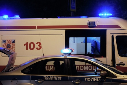 В Москве автомобиль врезался в остановку