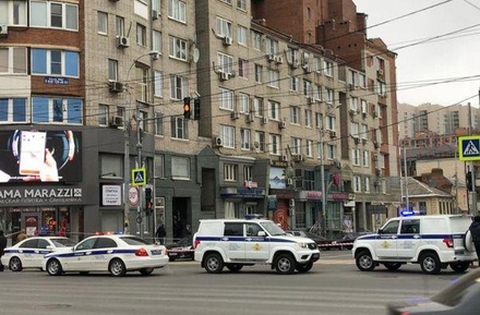 В Ростове следователь взял в заложники свою жену