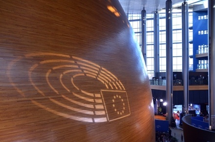 Совет ЕС утвердил решение о приостановке упрощённого визового режима с Россией