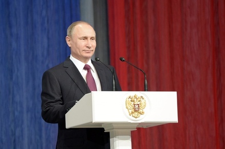 Владимир Путин поздравил сотрудников МЧС с профессиональным праздником